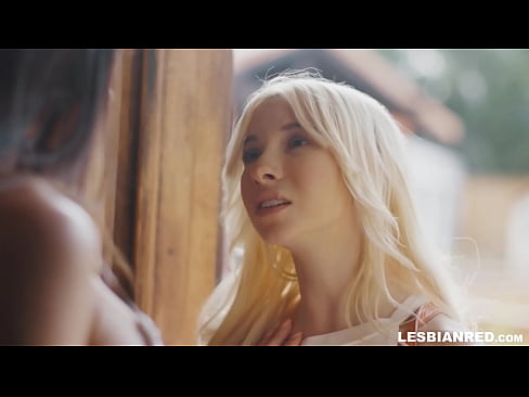 ❤️ Dívka se po několika měsících vrátí domů a skončí u lízání kundy své nevlastní matky ️❌ Porno u nás ❌